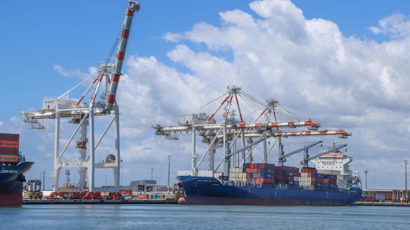 example of freight forwarding service